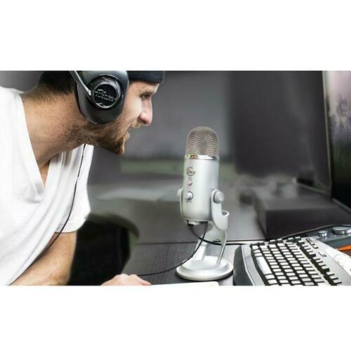 Blue Yeti Professional Multi-Pattern USB Condenser Microphone 988-000104, White